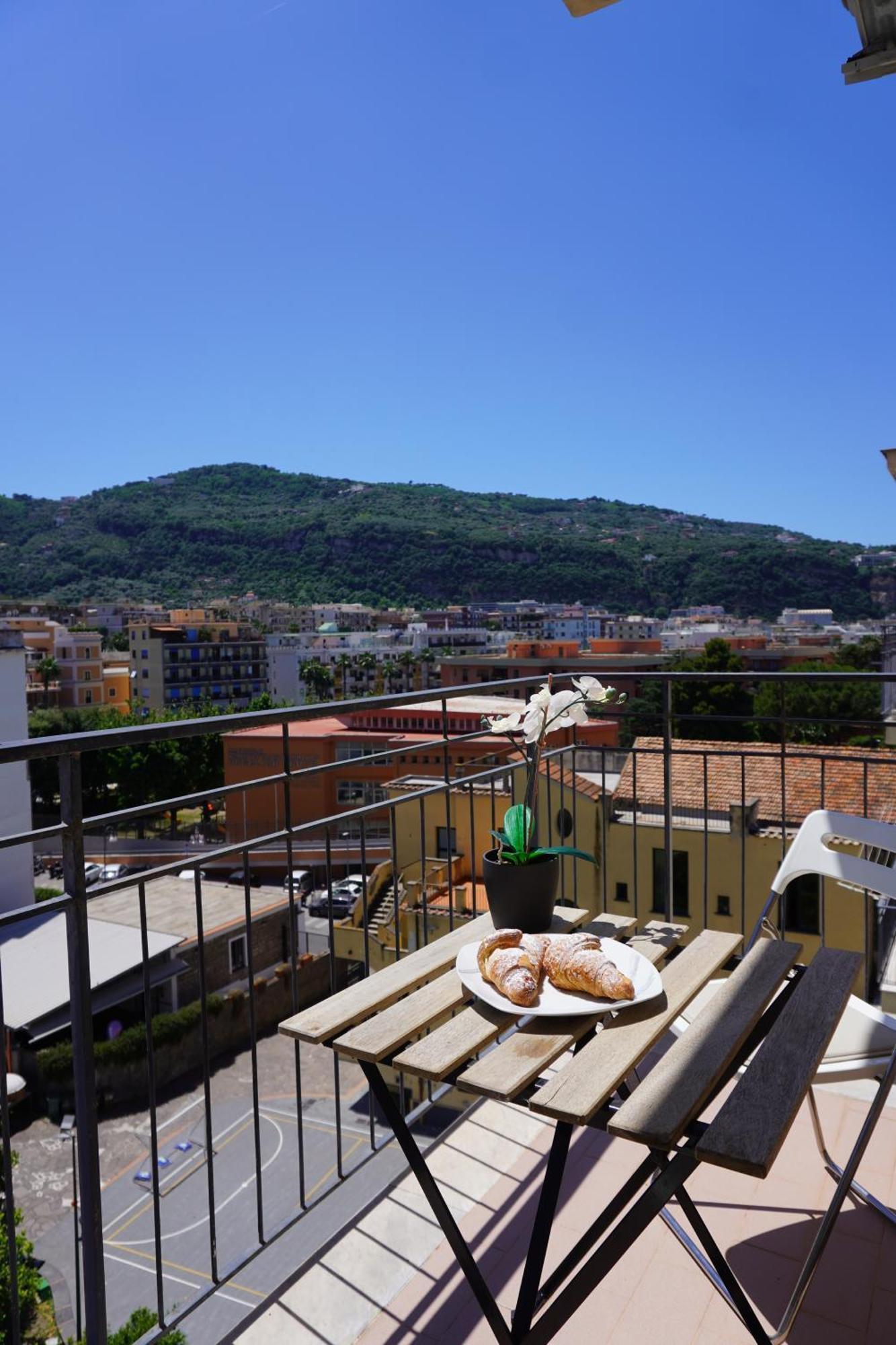 Casa Nelida, Sorrento Centre Apartment Luaran gambar